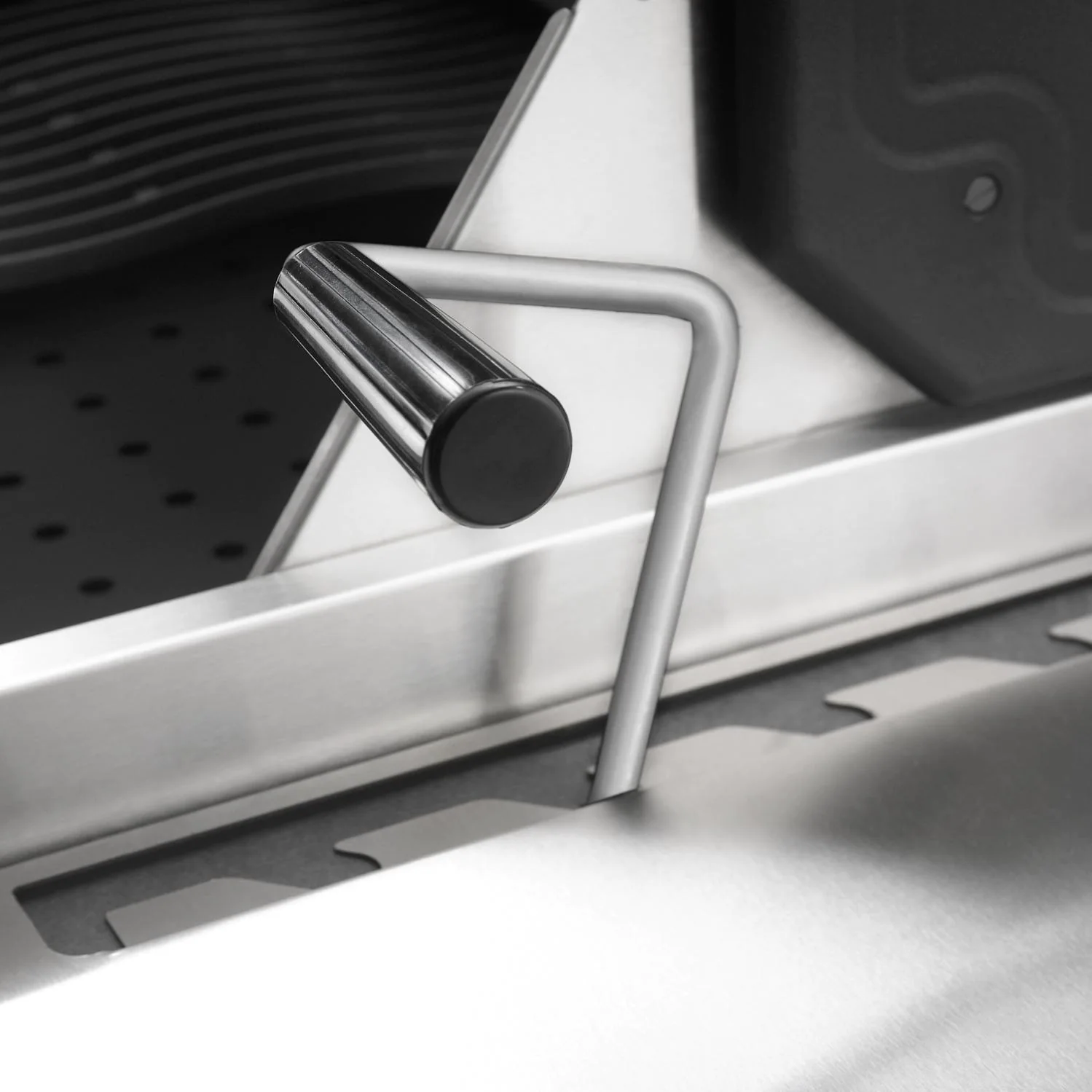 Napoleon PRO605CSS Freestanding Charcoal Grill 5 Napoleon PRO605CSS Freestanding Charcoal Grill